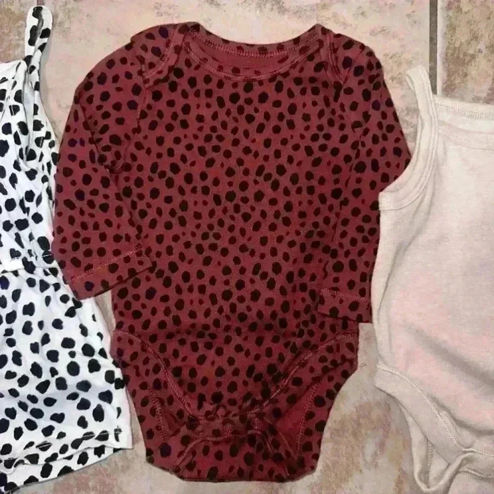 Old Navy set of 3 Baby Girl Bodysuits 0-3M - Picture 4 of 8